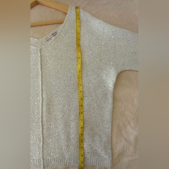 V-neck Sequenced Sweater - Picture 4 of 5